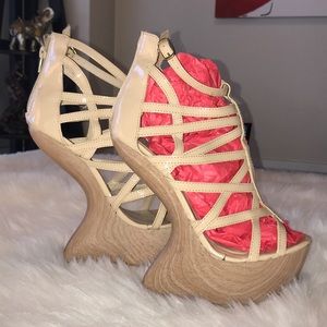 Wood strapped Heal-less Wedges